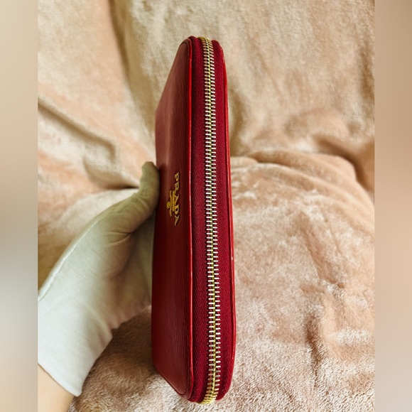 Prada Zip-Around Saffiano Leather - Picture 7 of 16